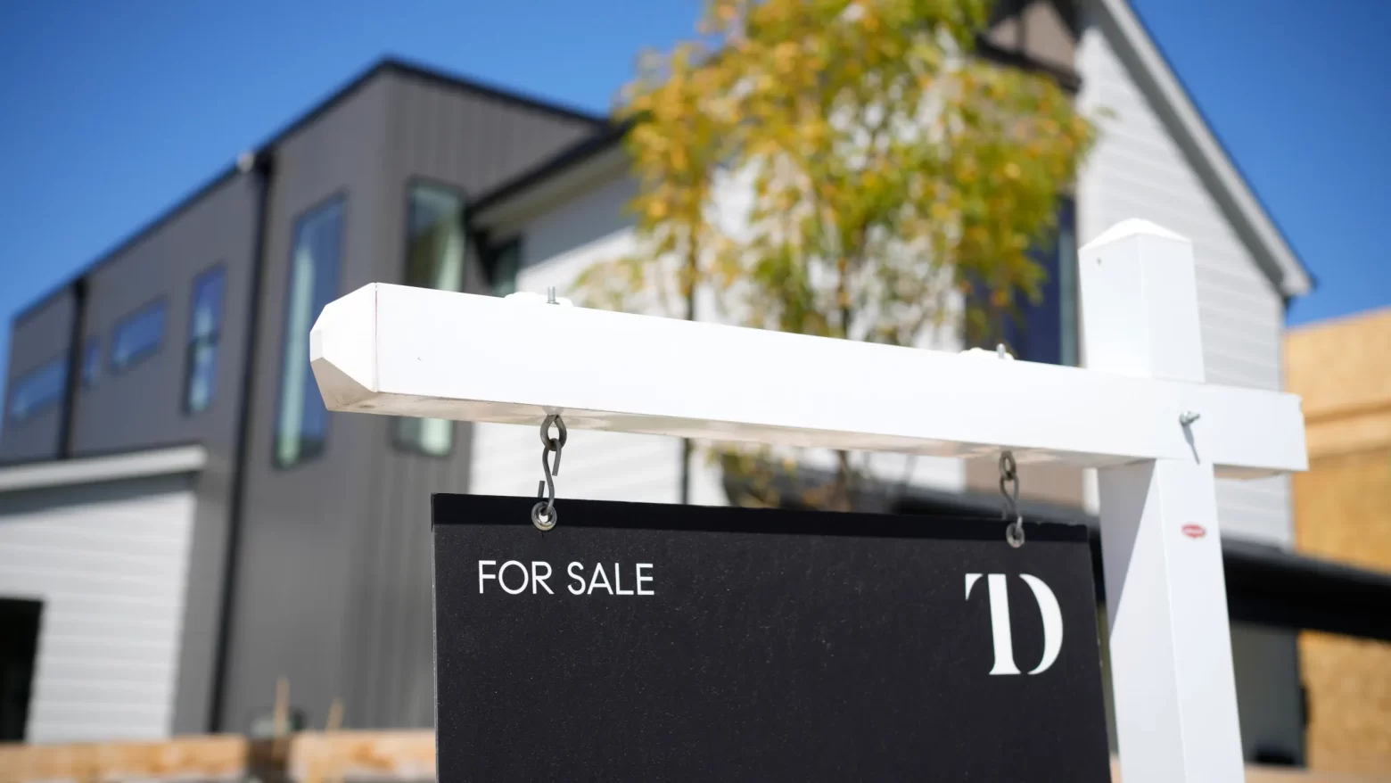 MortgageRatesUp - Mortgage Insights